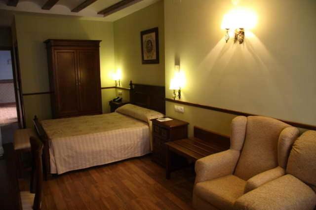 Hotel El Mano Huescar Phòng bức ảnh