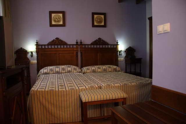 Hotel El Mano Huescar Phòng bức ảnh